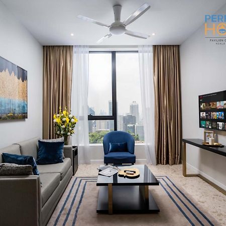 Pavilion Ceylon Hill Suites, Bukit Bintang By Perfect Host Kuala Lumpur Exterior foto A living room in a serviced apartment in Hanoi, Vietnam