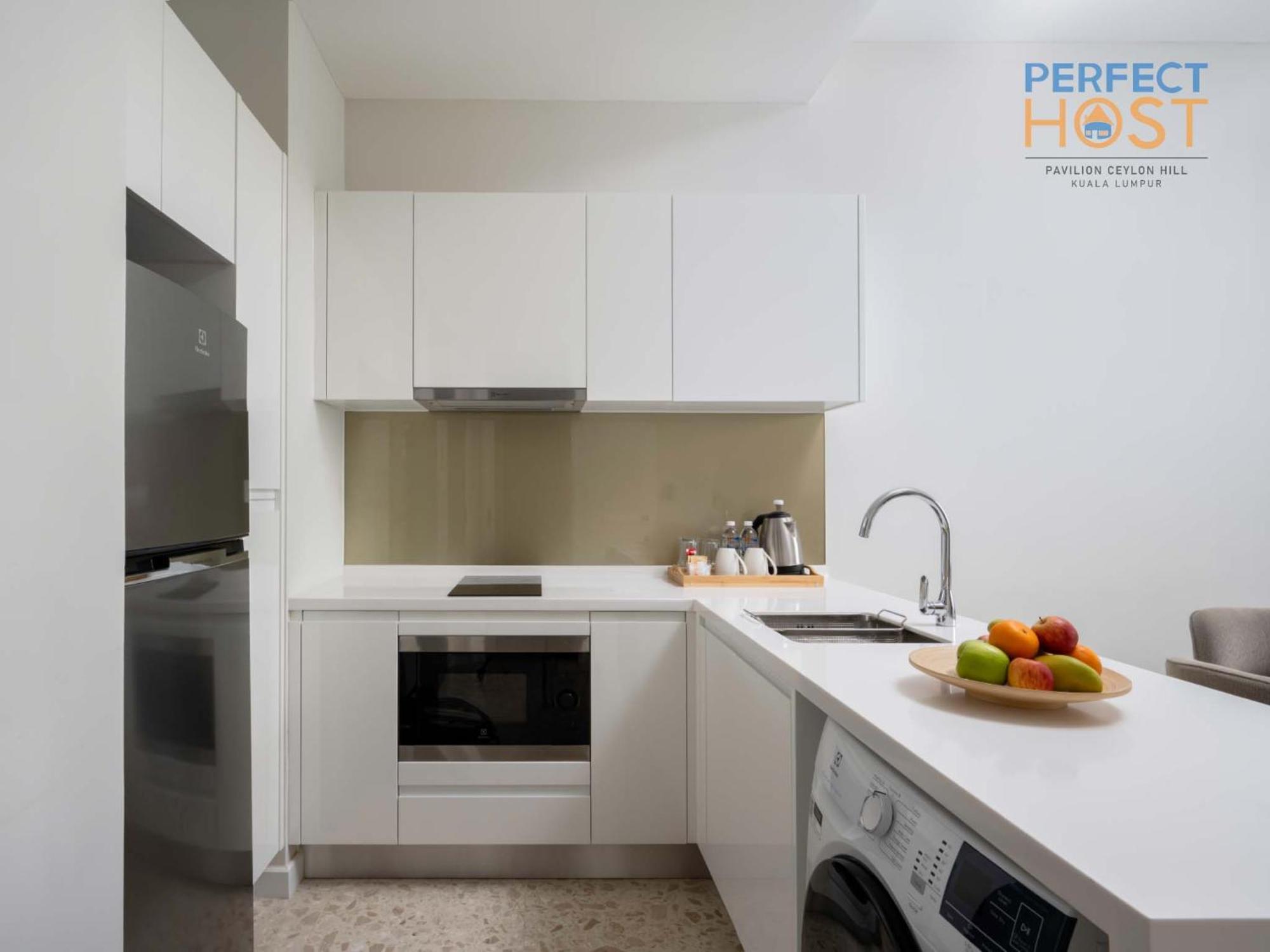 Pavilion Ceylon Hill Suites, Bukit Bintang By Perfect Host Kuala Lumpur Exterior foto A modern kitchen